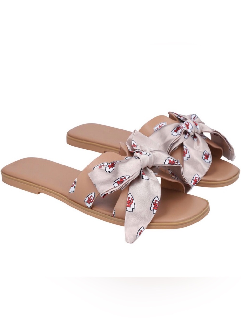 NWT Kansas City Chiefs Cuce Tan Bow Sandals - Women's 10